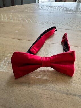 Billy London Red Polyester Adjustable Bow Tie